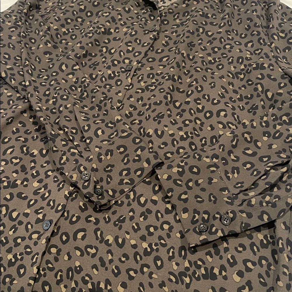 Chelsea & Theodore | leopard animal print button … - image 5